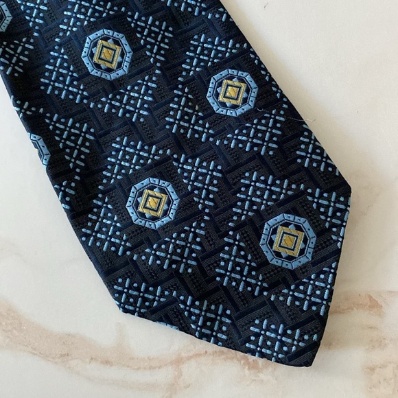 Elegant Blue Patterned Men's Tie - Picture 3 of 4